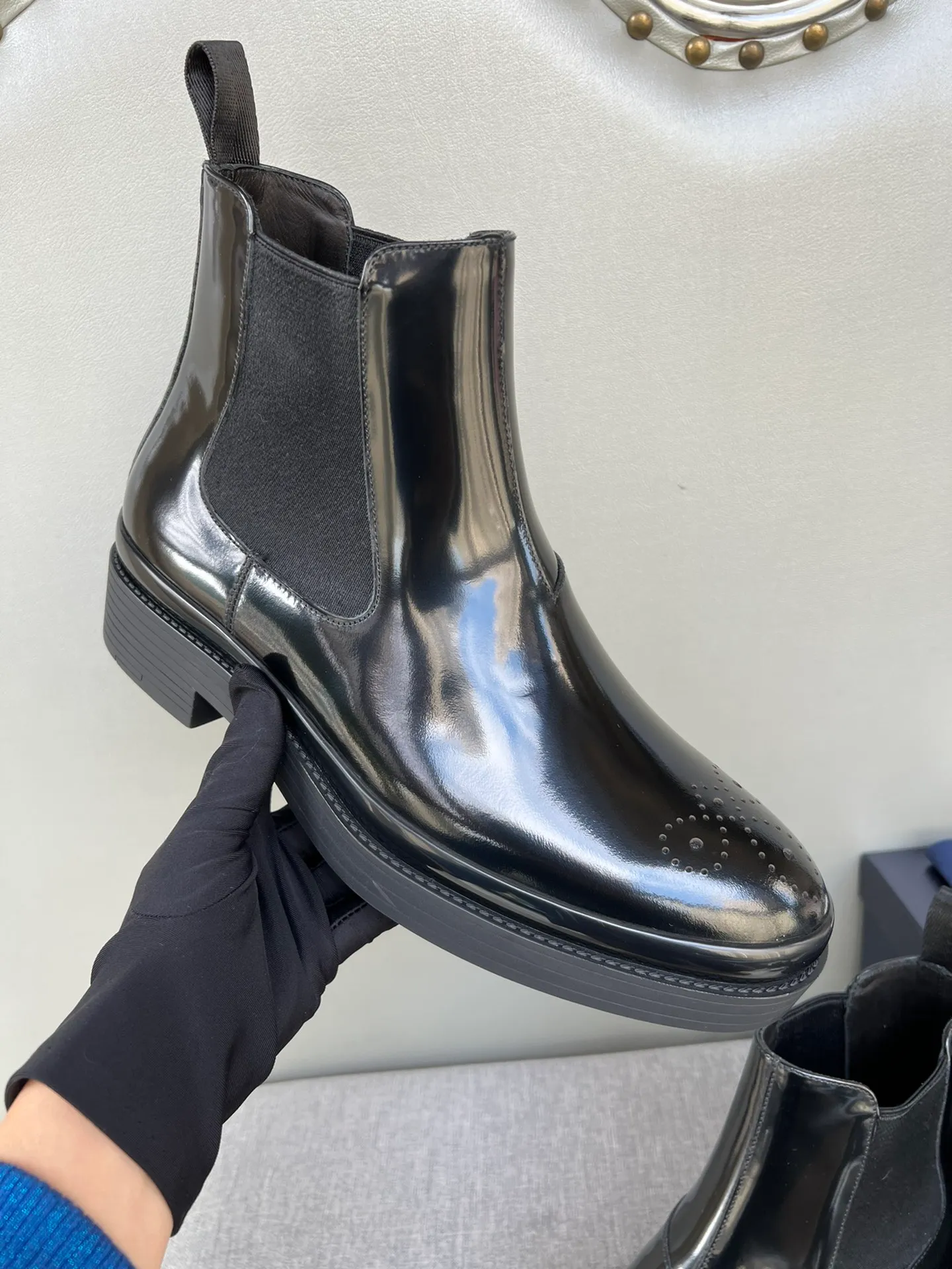 Batch of 1000💰Exclusive hot-selling new Prada Chelsea thick-soled men's shoes, naked boots, imported calf leather on the surface, cow leather on the lining, the outsole is made of private model TPU material, the frosted effect is consistent with the original version, 39-44 in stock (38, 45 custom-made, non-refundable)